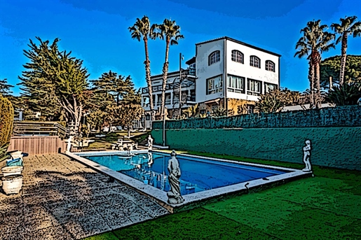 Spacious 3-storey house with 6 bedrooms, overlooking the sea, located in the prestigious Puig Ses Fo