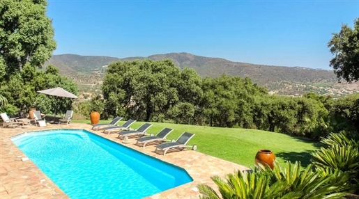 Architect design villa with pool and slight sea view for sale in Sainte Maxime. 

Beautifu