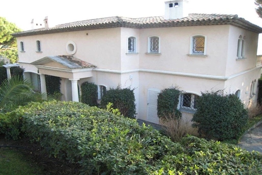 Saint-Tropez: 

Property in the exclusive private domain &quot La Capilla&quot . Villa (19
