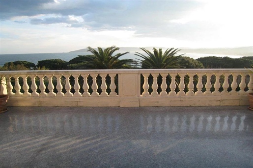 Saint-Tropez: 

Property in the exclusive private domain &quot La Capilla&quot . Villa (19