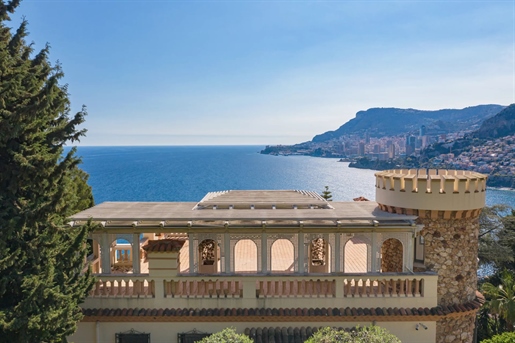 Quelle superbe propriété avec vue sur la mer, située sur la Côte d’Azur, prête à vous donner vie à 