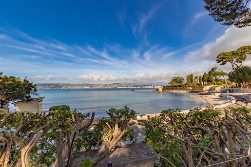 Highly sought after location on Cap d& 039 antibes.

Magnificent villa on the west side of