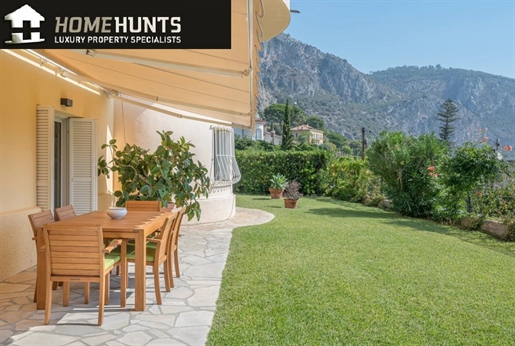 Eze sea side: Unique location close to the beach. 

Typical 3 bedroom apartment of 92 m2 w