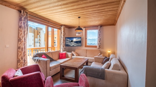 Great investment opportunity in a ski-in/ski-out residence right in the center of the resort.
