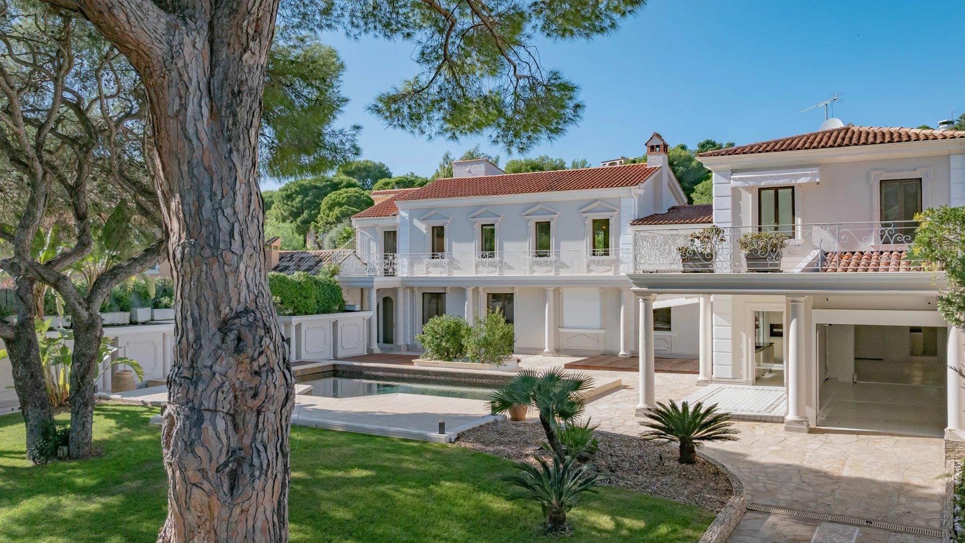 Purchase: House (06230)