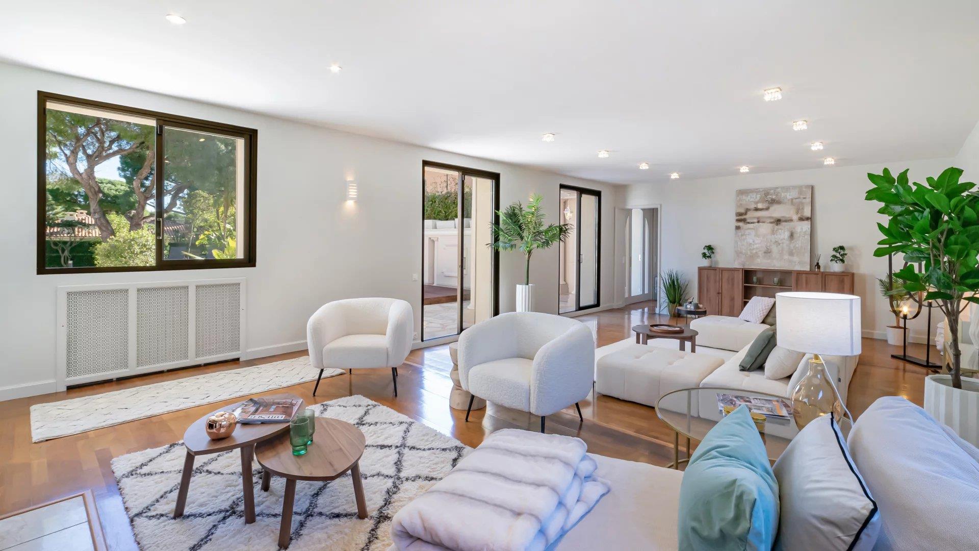 Purchase: House (06230)