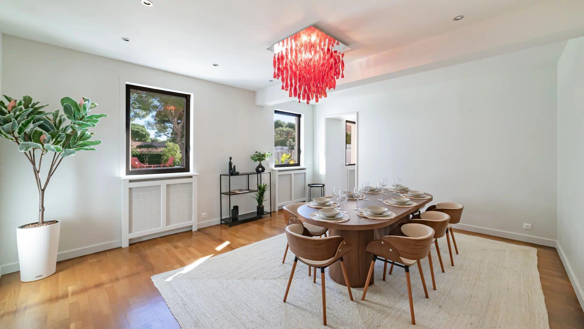 Purchase: House (06230)