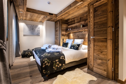 Gelegen in het hart van Courchevel Moriond, ontdek " Steamboat Lodge" , een nieuw programma van 1