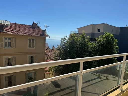 An der Grenze zu Monaco, in einer sicheren Residenz, geräumige 3-Zimmer-Wohnung mit Terrassen mit M