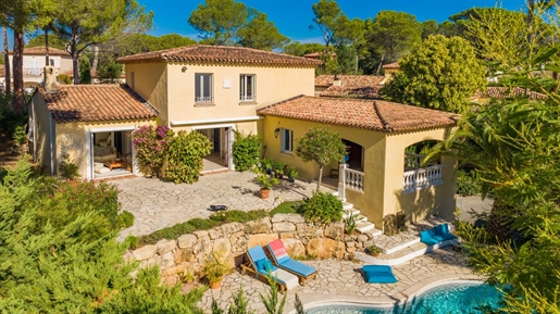 Saint-Raphael, Valescure: family villa, close to golf courses, 10 minutes from shops and the sea, se