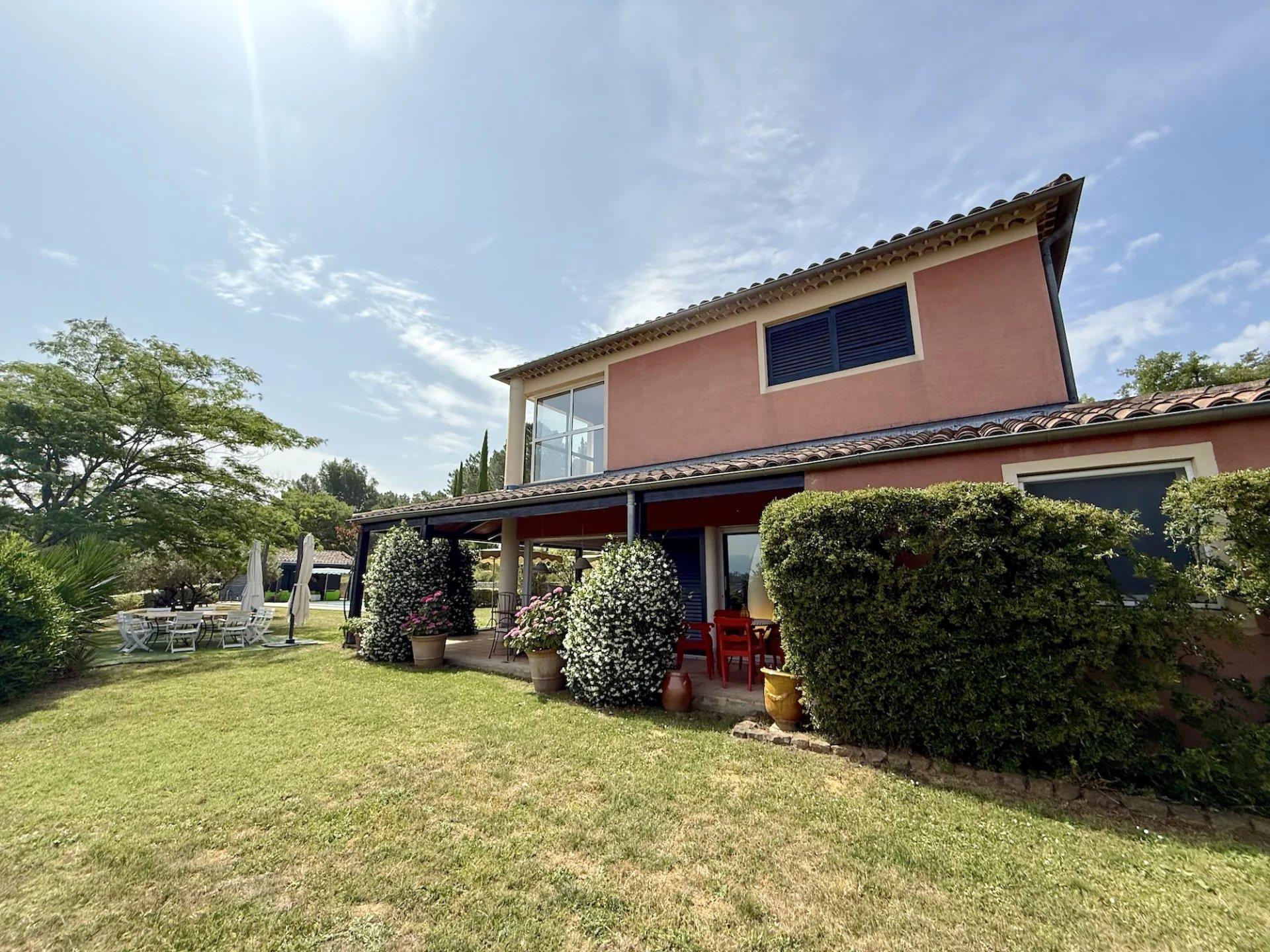 Compra: Vivenda (84220)