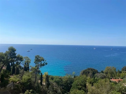 Located in Roquebrune-Cap Martin, within an exclusive and residential estate close to the beaches, t