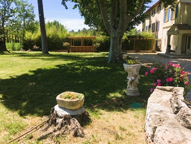 Excellent investment 

In the heart of Provence, on 14 hectares of land, this superb basti