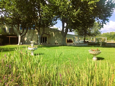 Excellent investment 

In the heart of Provence, on 14 hectares of land, this superb basti