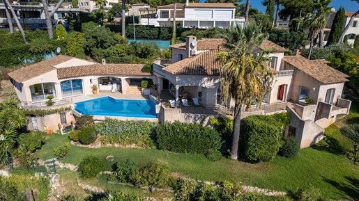 Looking out over the Mediterranean, this extensive property with large terraces totaling approx. 250