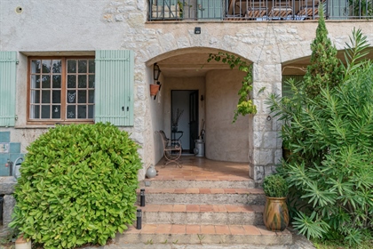 Provencal villa nestled in the forest of La Colle sur loup.

Currently divided into 2 apar