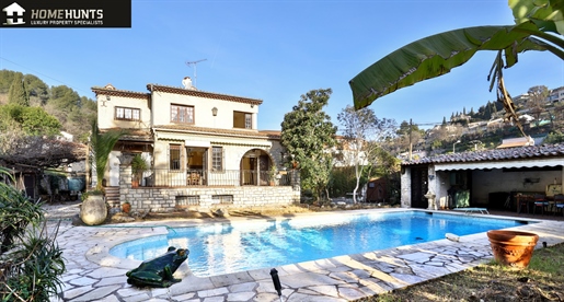 Large family Provencal style villa in private grounds.

Cagnes sur mer - Val Fleuri the pr