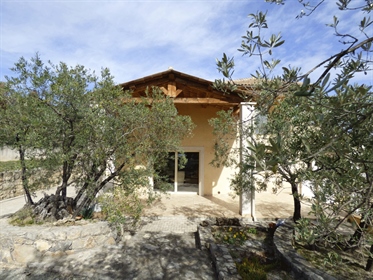Situated on 4500 m2 of land, benefiting from a beautiful view, the house has about 150m2 of living s