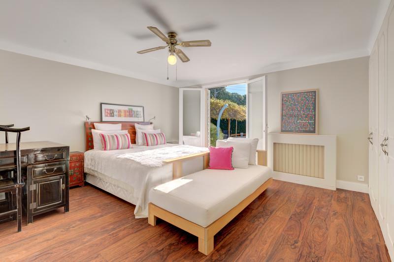 Purchase: House (06160)
