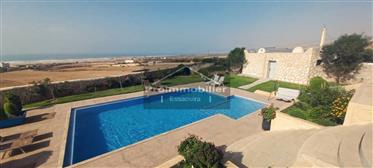 22-10-02-VMH Hermosa casa de huéspedes en venta en Essaouira, Terreno 2000 m² Sin Avna