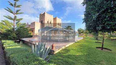 22-12-04-Vm Superbe maison en zone urbaine à vendre à Essaouira de 270m², Terrain 3300 m²