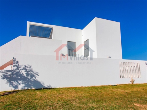 Contemporary 3 bedroom villa with pool and jacuzzi - Vilamoura