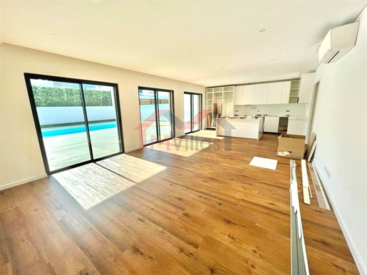 Luxury 4 bedroom villa with pool and garage - Quarteira
