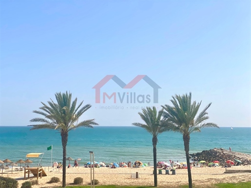 2 bedroom renewed flat with sea view on the first line of beach - Quarteira