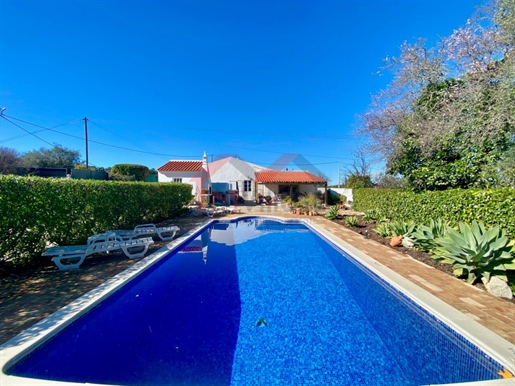 Villa de 4 chambres avec piscine et garage - São Brás de Alpor