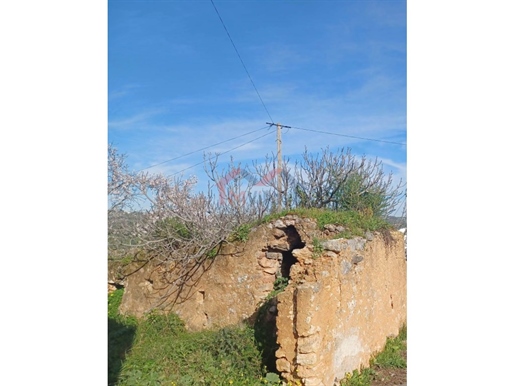 Building plot with ruin near Loulé