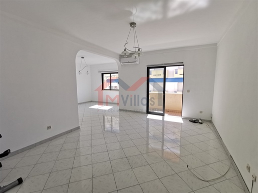 4 bedroom apartment in the center of Loulé with Garage