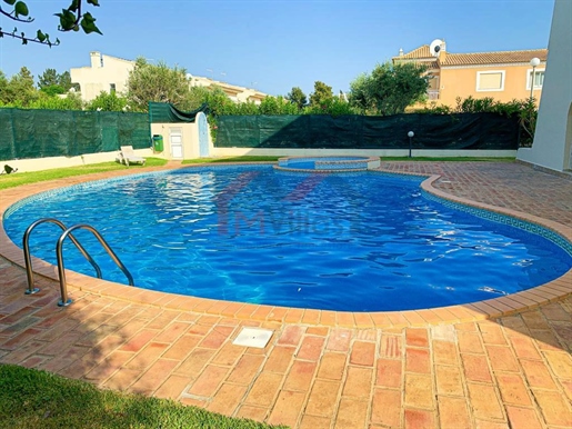 Apartamento T2 com piscina e terraço - Vilamoura
