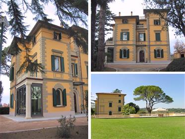 Master-Villa mit Weinbergen und Olivenhainen