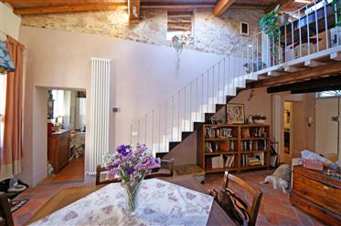 Restored Tuscan style apartment in Pisa downtown