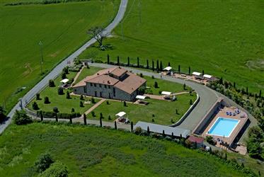Tuscan farmhouse divided into 7 apartments