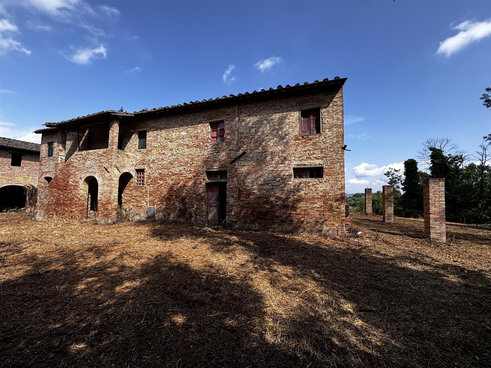 Meraviglioso complesso di edifici toscani