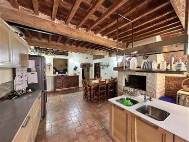 Tuscan style apartment in a tuscan hamlet