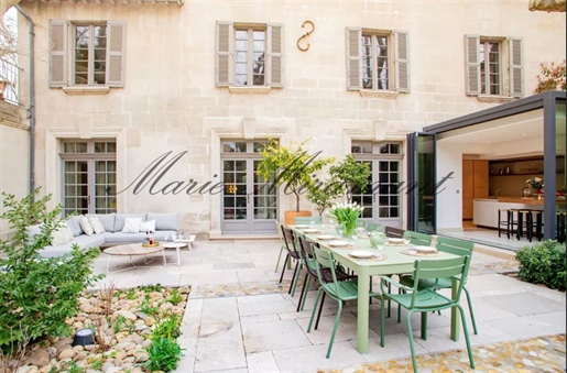 Avignon historical center, exceptional residence with indoor pool