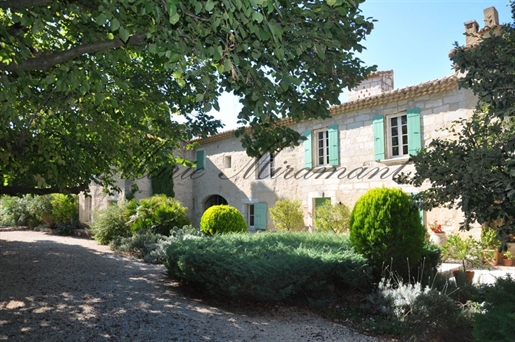 Near Avignon, 18th property on 28 hectares