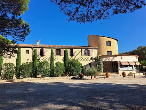 Provence, building with pool and tennis court
