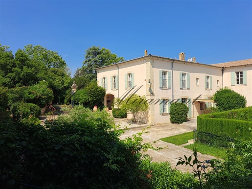 Between Nîmes and Montpellier, an eighty-hectare family estate
