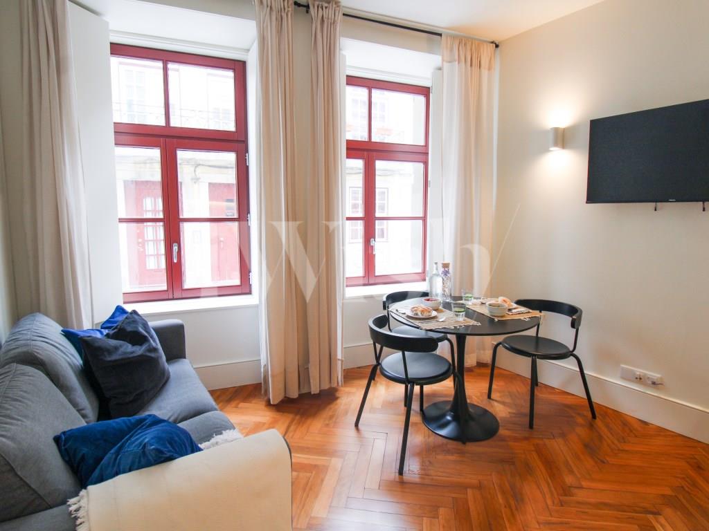 Renovated 1 bedroom flat in downtown Porto | Investment for Medium and Long Term Rentals