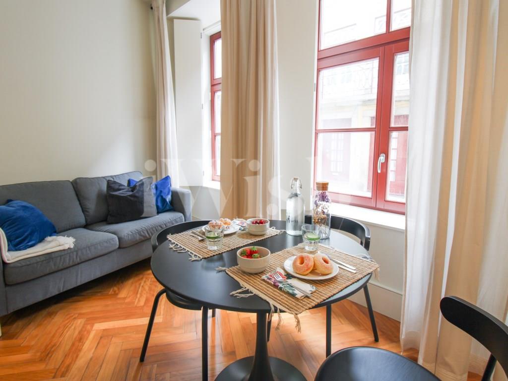 Renovated 1 bedroom flat in downtown Porto | Investment for Medium and Long Term Rentals