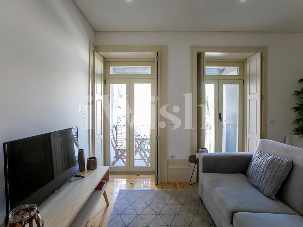 1 bedroom flat with Al License in Cedofeita | Investment Ready to Monetize in the Center of Porto