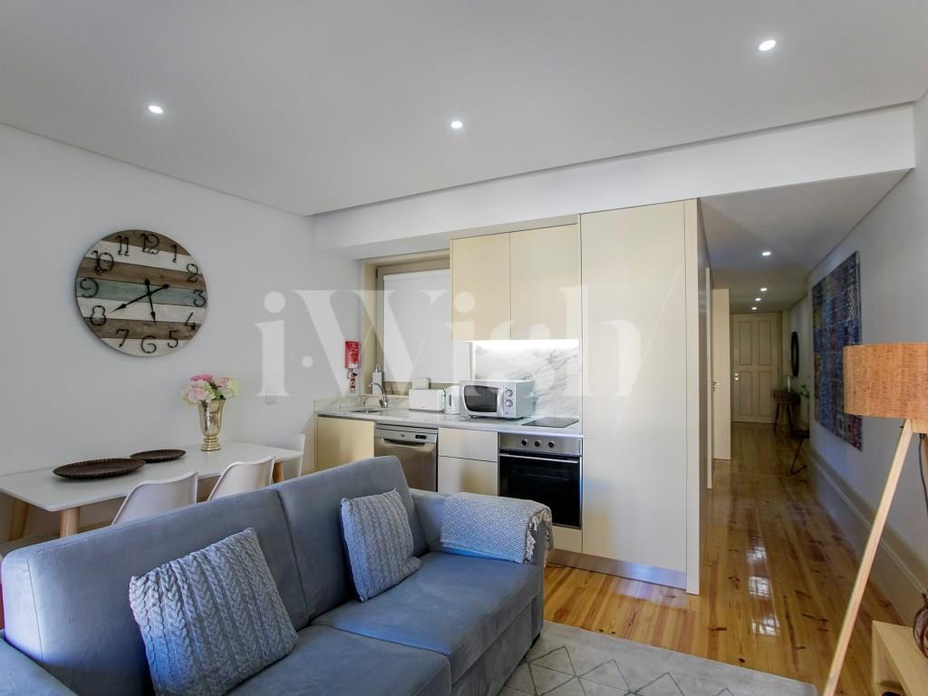 1 bedroom flat with Al License in Cedofeita | Investment Ready to Monetize in the Center of Porto