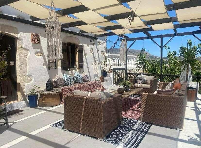 Kh-2567 Renovated Villa with Studios – Provarma