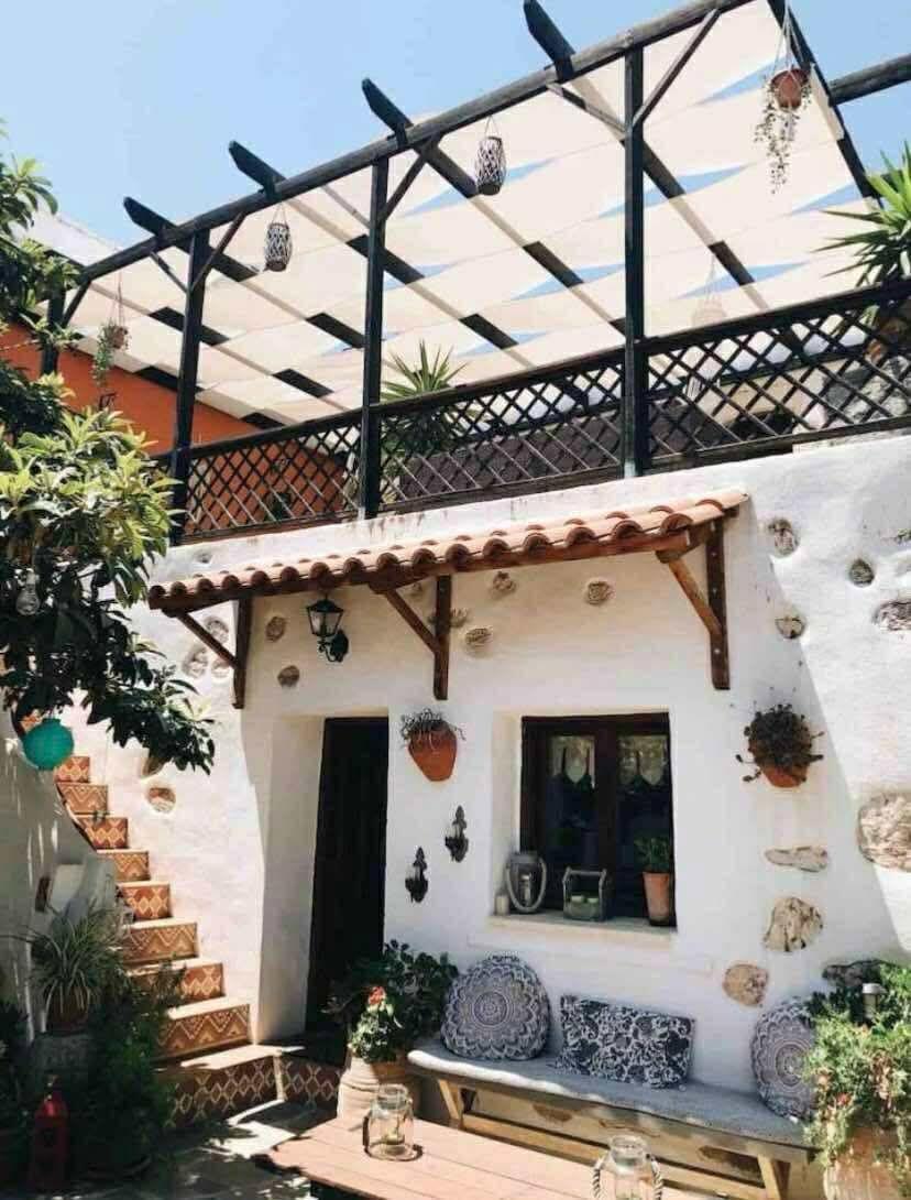 Kh-2567 Renovated Villa with Studios – Provarma