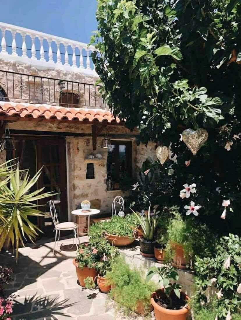 Kh-2567 Renovated Villa with Studios – Provarma