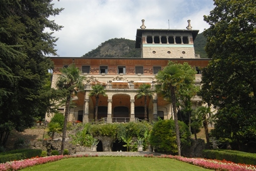 Sarnico - Villa Surre - Elegant og historisk Liberty Villa