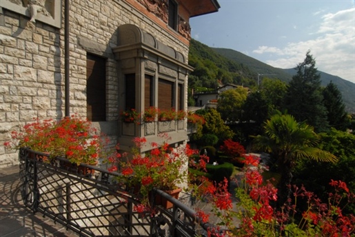 Sarnico - Villa Surre - Elegant og historisk Liberty Villa